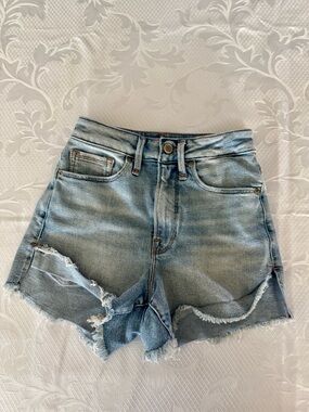 Good American Light Wash Distressed High-Rise Denim Shorts - Women